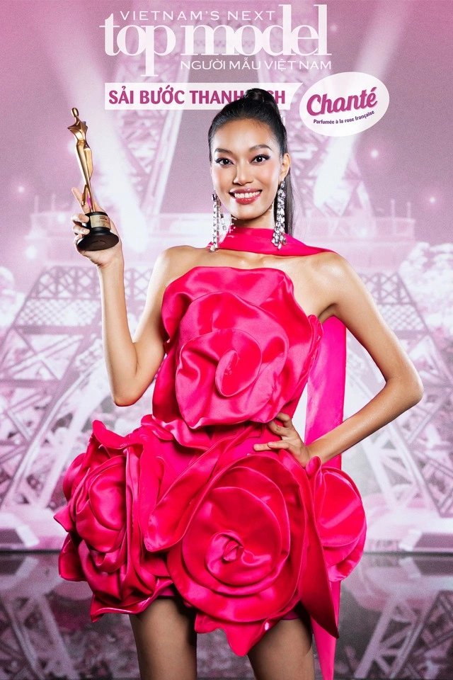 Nguoi mau Mai Hoa. Anh: Nha san xuat.