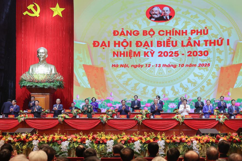 Doan Chu tich dieu hanh Dai hoi dai bieu Dang bo Chinh phu lan thu I. Anh: Hai Nguyen