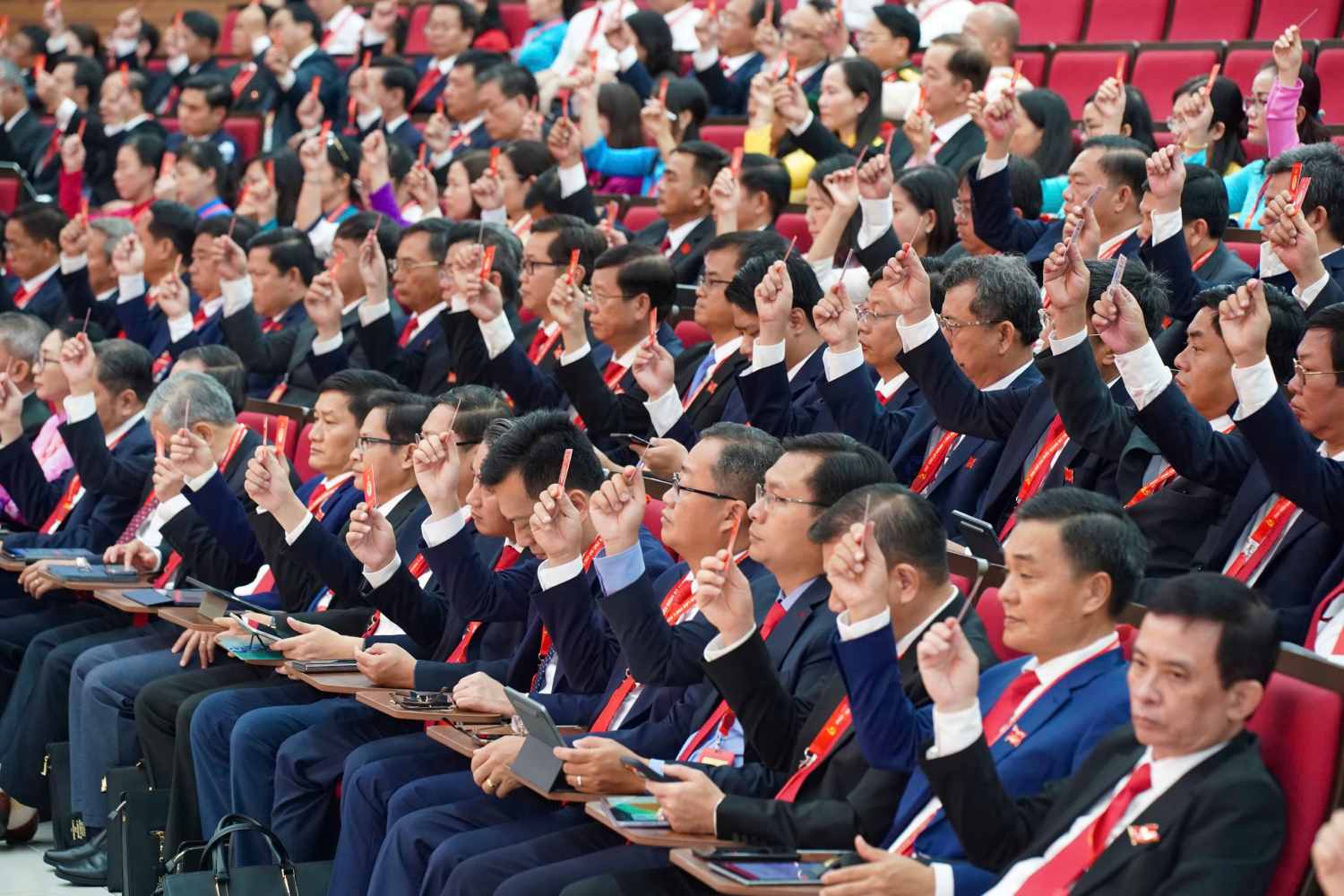 Cac dai bieu tham du phien tru bi.  Anh: Ban to chuc
