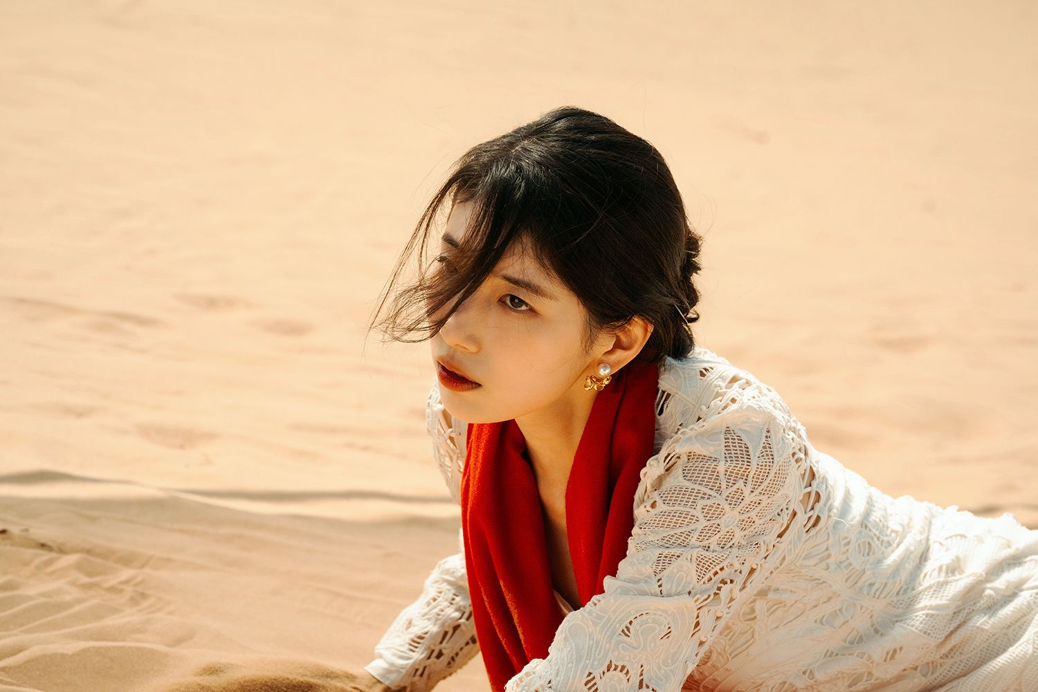 Suzy est belle mais son jeu d'acteur est toujours controverse. Photo : Netflix