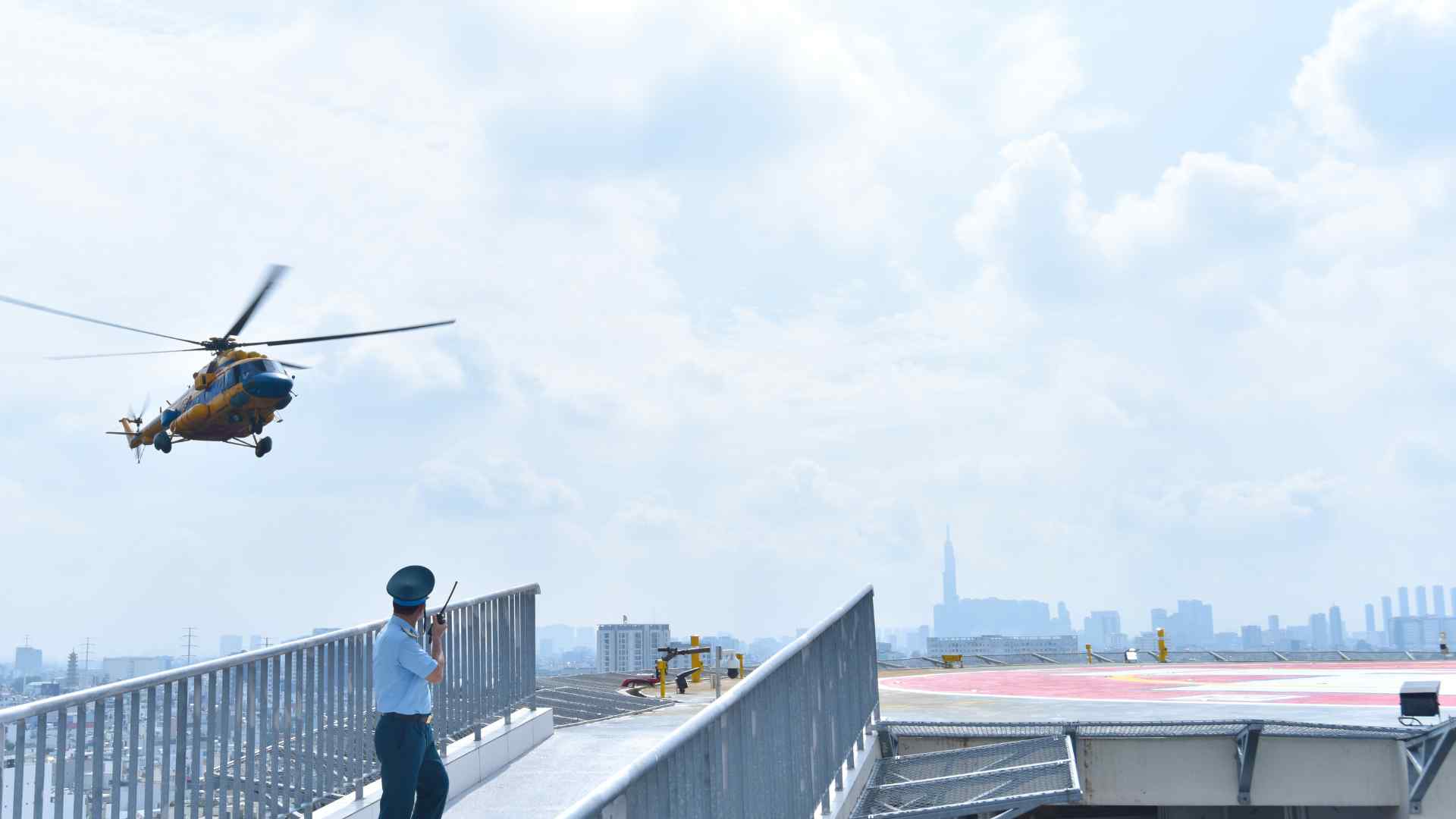 Nhung nam qua, TPHCM lien tiep dua vao hoat dong cac loai hinh cap cuu tren, dong thoi mo rong quy mo nham thu dung, tiep nhan benh nhan dap ung nhu cau ngay cang tang.