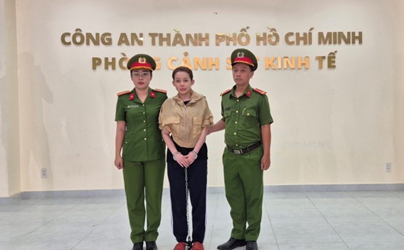 Prosecution and temporary detention of Vo Thi Ngoc Ngan (nickname "Ngan 98") Photo: Police