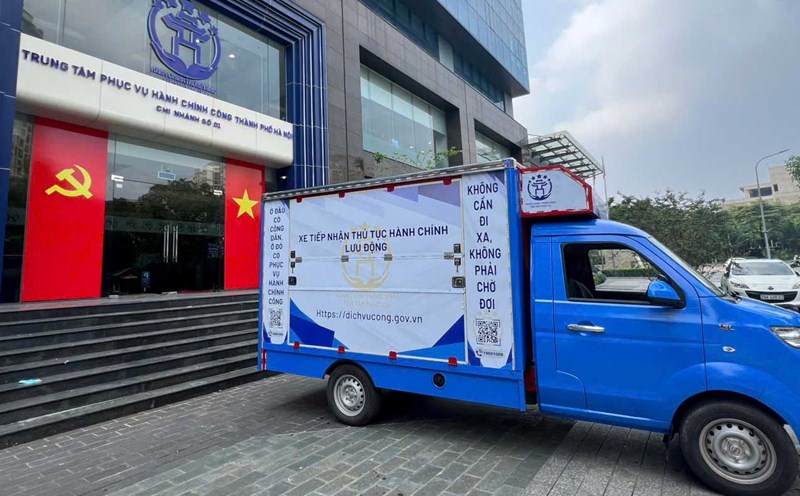 Mobile Public Service vehicles. Photo: Hanoi City Public Administration Service Center