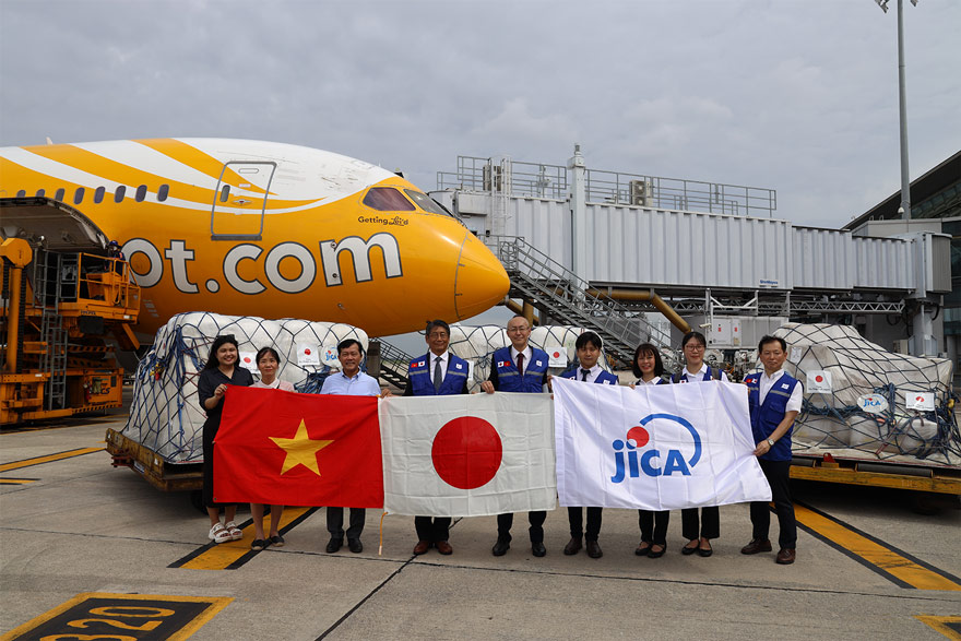 The Department of Dyke Management and Natural Disaster Prevention and Control (Ministry of Agriculture and Environment) receives international emergency aid from the Japan International Cooperation Agency (JICA)