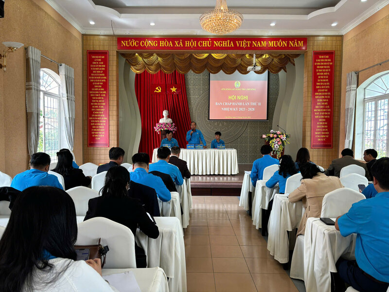 The Executive Committee of Lam Dong Provincial Federation of Labor for the 2023-2028 term held a second conference, deciding on many important contents in the activities of the Provincial Trade Union. Photo: Le Hung