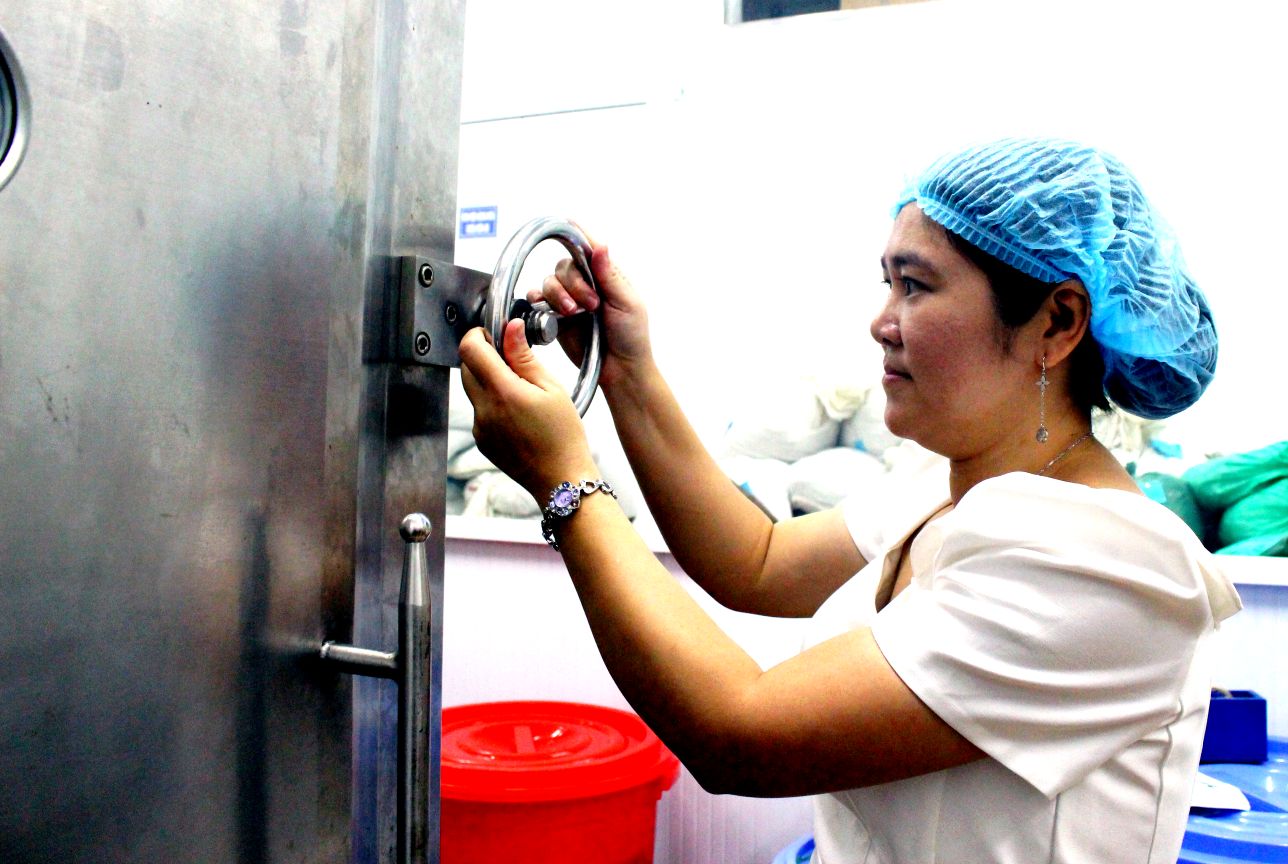 Cong ty cung manh dan dau tu thiet bi hien dai de che bien san pham mat thot not dam bao an toan ve sinh thuc pham va da dang san pham. Anh: Thanh Mai