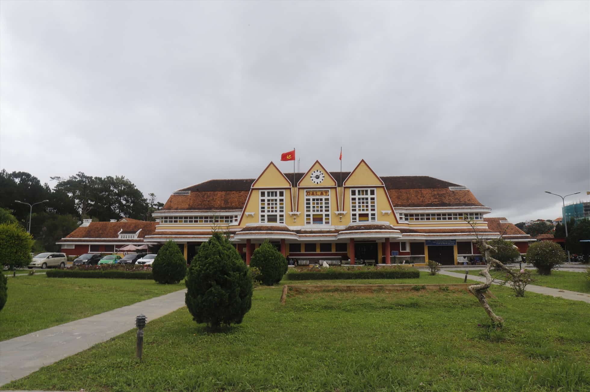 From Thap Cham to Da Lat Station is the end point of the tooth and soot railway line. Photo: Huu Long