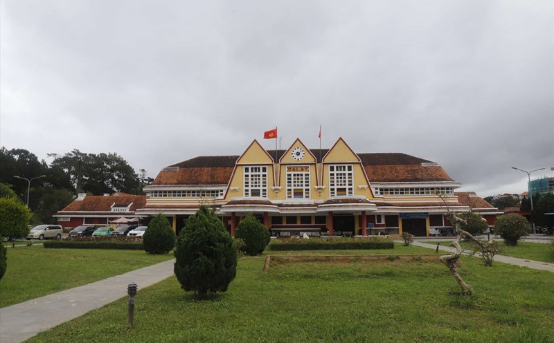 From Thap Cham to Da Lat Station is the end point of the tooth and soot railway line. Photo: Huu Long