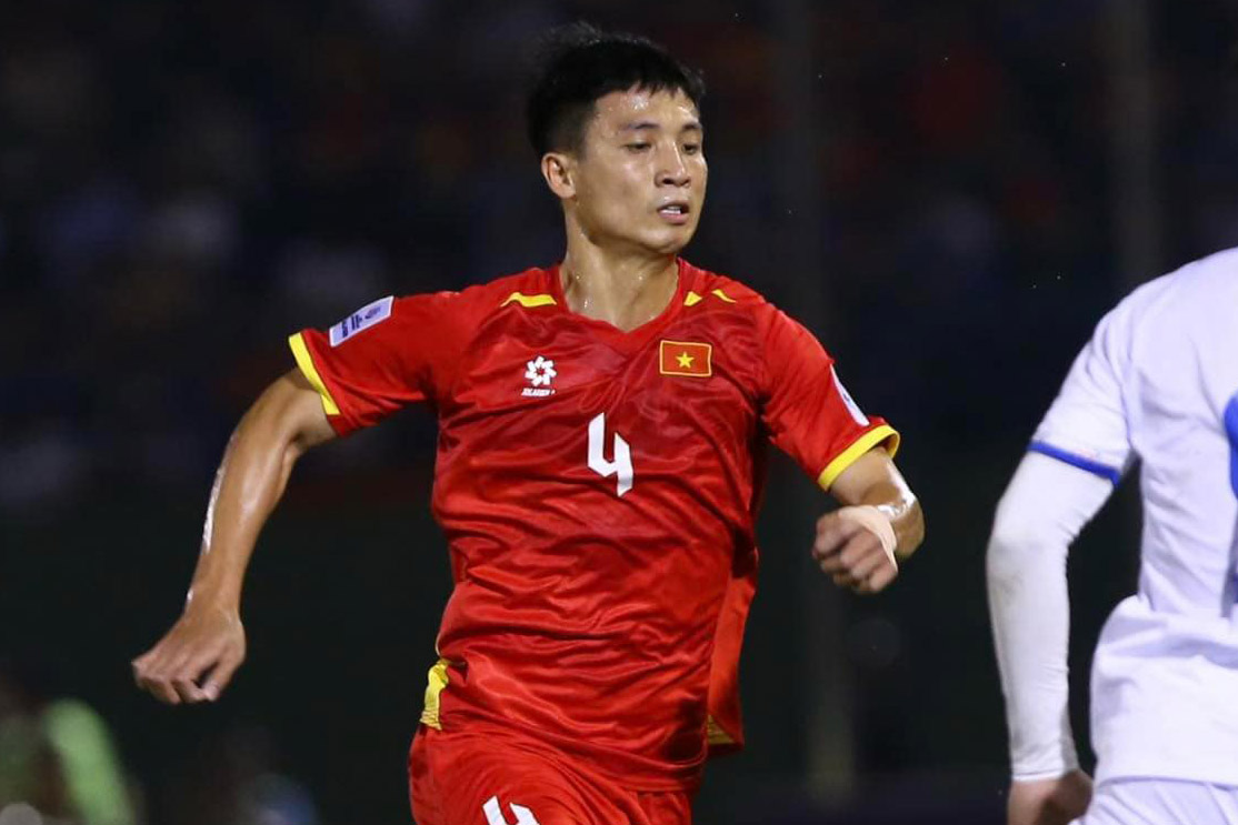 Center back Bui Tien Dung is unlikely to play in the match against Nepal at Thong Nhat Stadium. Photo: Thanh Vu