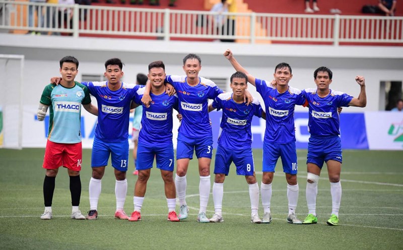 Sacombank team won the Southern qualifying round of the 2025 Vietnam Workers and Civil Servants Football Tournament. Photo: Dinh Quang