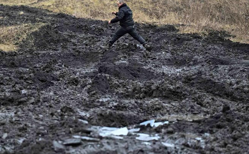 mud is one of the strongest defences and Baltic countries are focusing on developing this natural defense system. Photo: AFP