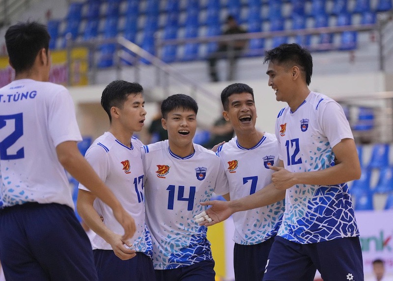 The Cong Tan Cang gianh chien thang set 1. Anh: VFV