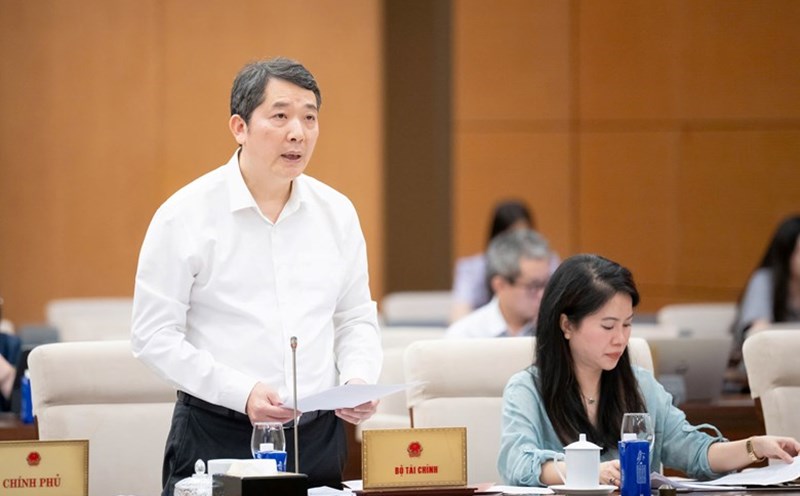 Deputy Minister of Finance Cao Anh Tuan said that the family deduction will increase by over 40%, equivalent to 15.5 million VND. Photo: Quochoi.vn