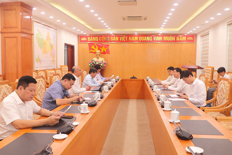 Tap doan Cong nghiep Cao su Viet Nam lam viec voi tinh Lai Chau. Anh: UBND tinh Lai Chau