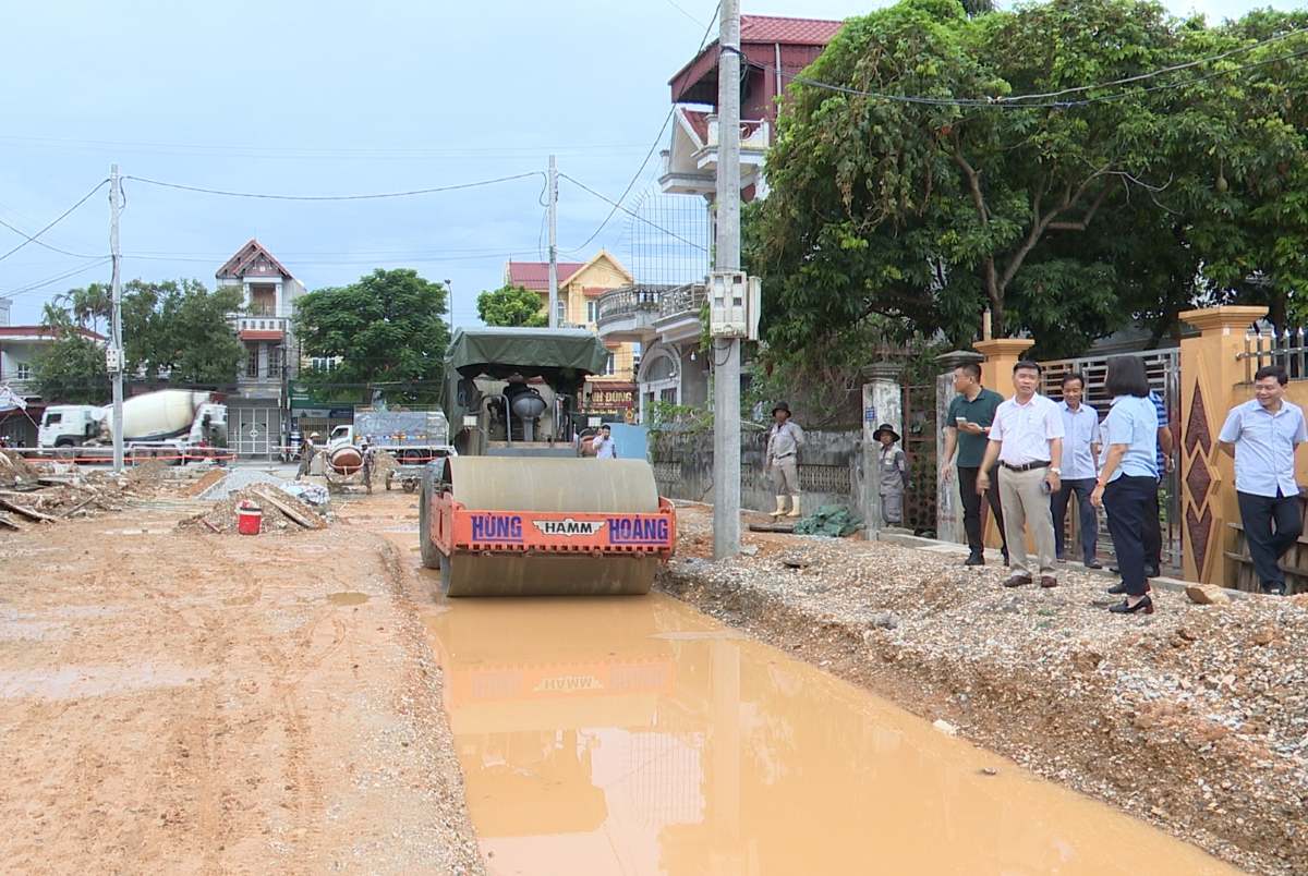 The Party Committee has risen to Phu Liet to investigate the situation of motorbikes in the area. Photo: Phu Lien, Hai Phong Tourism Portal
