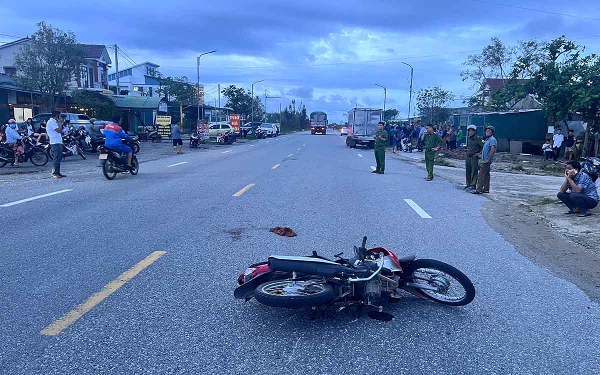 The scene of the accident where Mr. S was hit by a car and died while riding a motorbike. Photo: Cam Duong.