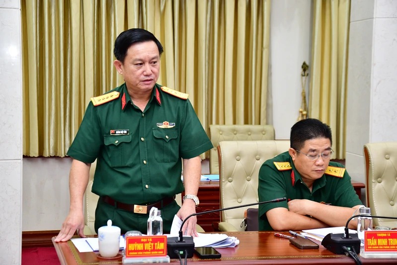 Army Colonel Huynh Viet Tam - Chief of Office of Military Region 7 was transferred and appointed to the position of Division Commander of Division 309. Photo: Military Region 7