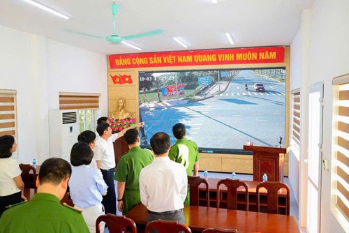 Công an Hà Nội bám sát cơ sở, giữ vững bình yên từ gốc. Ảnh: CAHN