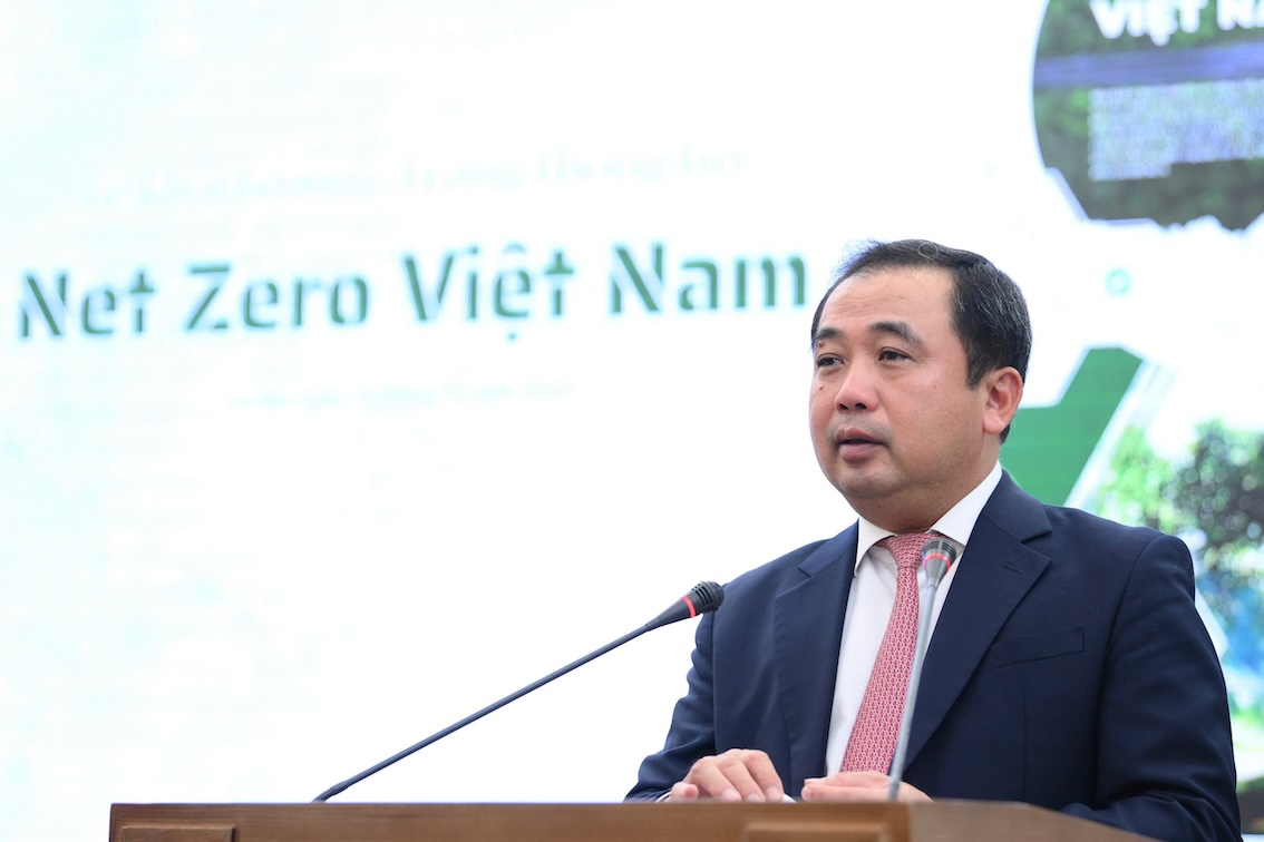 Quyen Bo truong Tran Duc Thang cho biet, Bo Nong nghiep va Moi truong se tiep tuc lan toa y nghia cua muc tieu net zero den voi moi cong dan, to chuc va doanh nghiep de cung dong hanh, dong gop cho su nghiep Net Zero 2050. Anh: Ban To chuc.