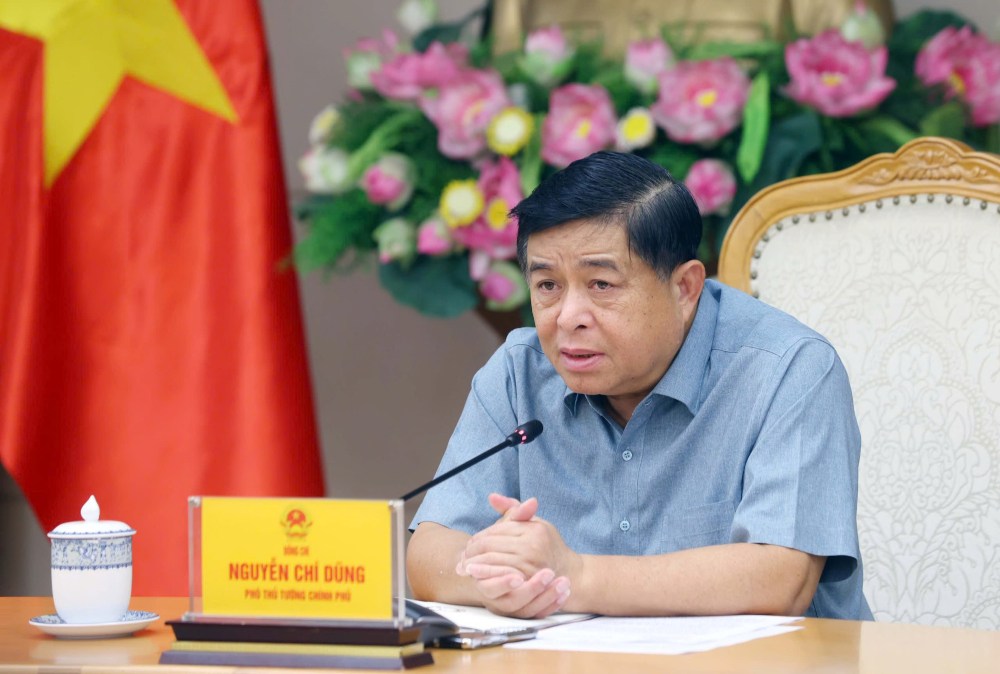 Deputy Prime Minister Nguyen Chi Dung is the Head of the National Steering Committee for the development of the semiconductor industry. Photo: VGP