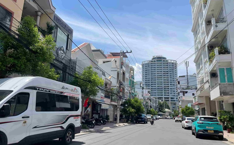 Proposal not to reclaim land from 32 households in Nha Trang ward to expand Khanh Hoa provincial headquarters. Photo: Huu Long