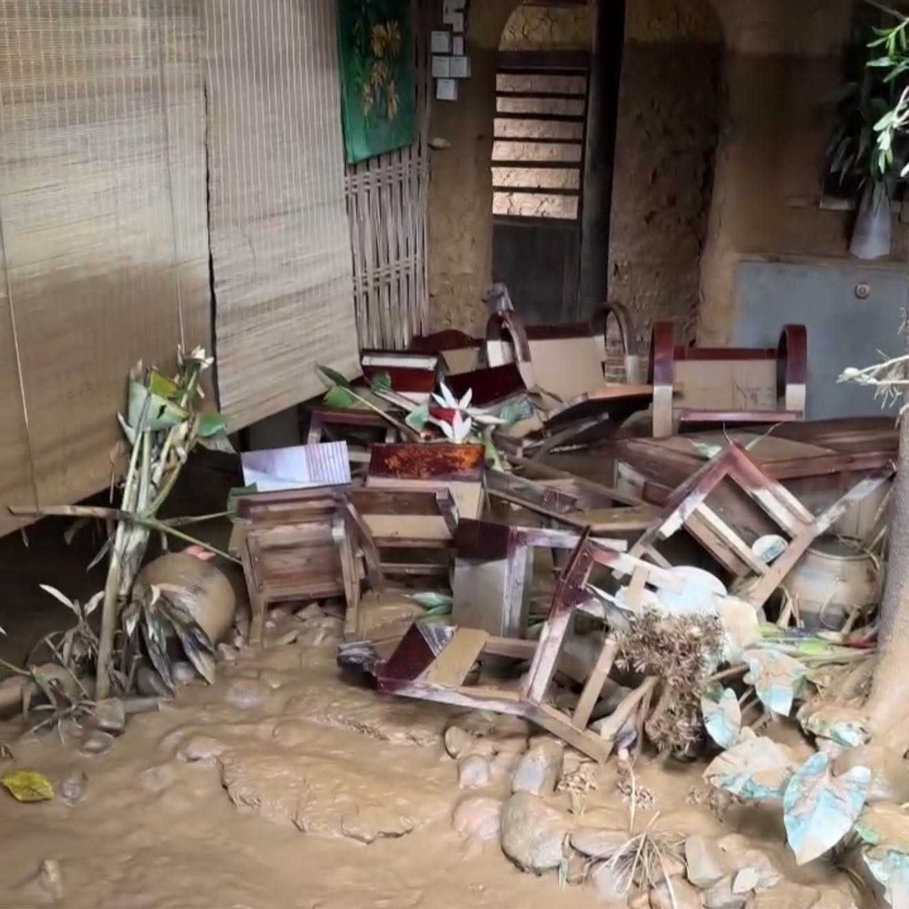 Canh ben trong 1 quan cafe va homestay tai trung tam tinh Cao Bang. Anh: DVCC