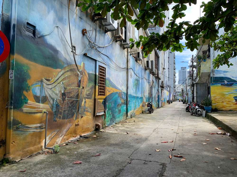 Sau hon 3 nam dua vao hoat dong, pho bich hoa hien tai diu hiu, vang du khach. Anh: Thanh Huyen