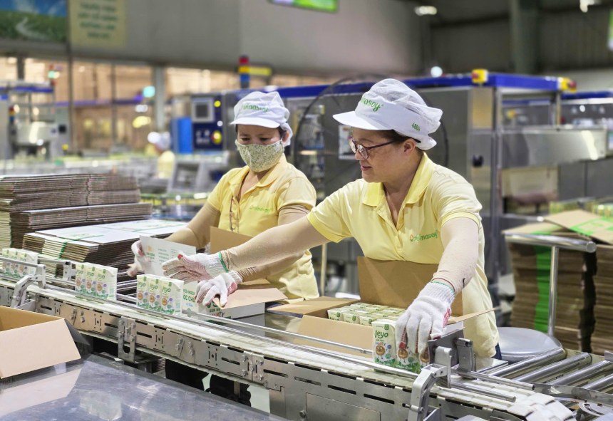 Activites de production a la societe Vietnam Dairy Products Vinasoy. Photo : HAI DANH