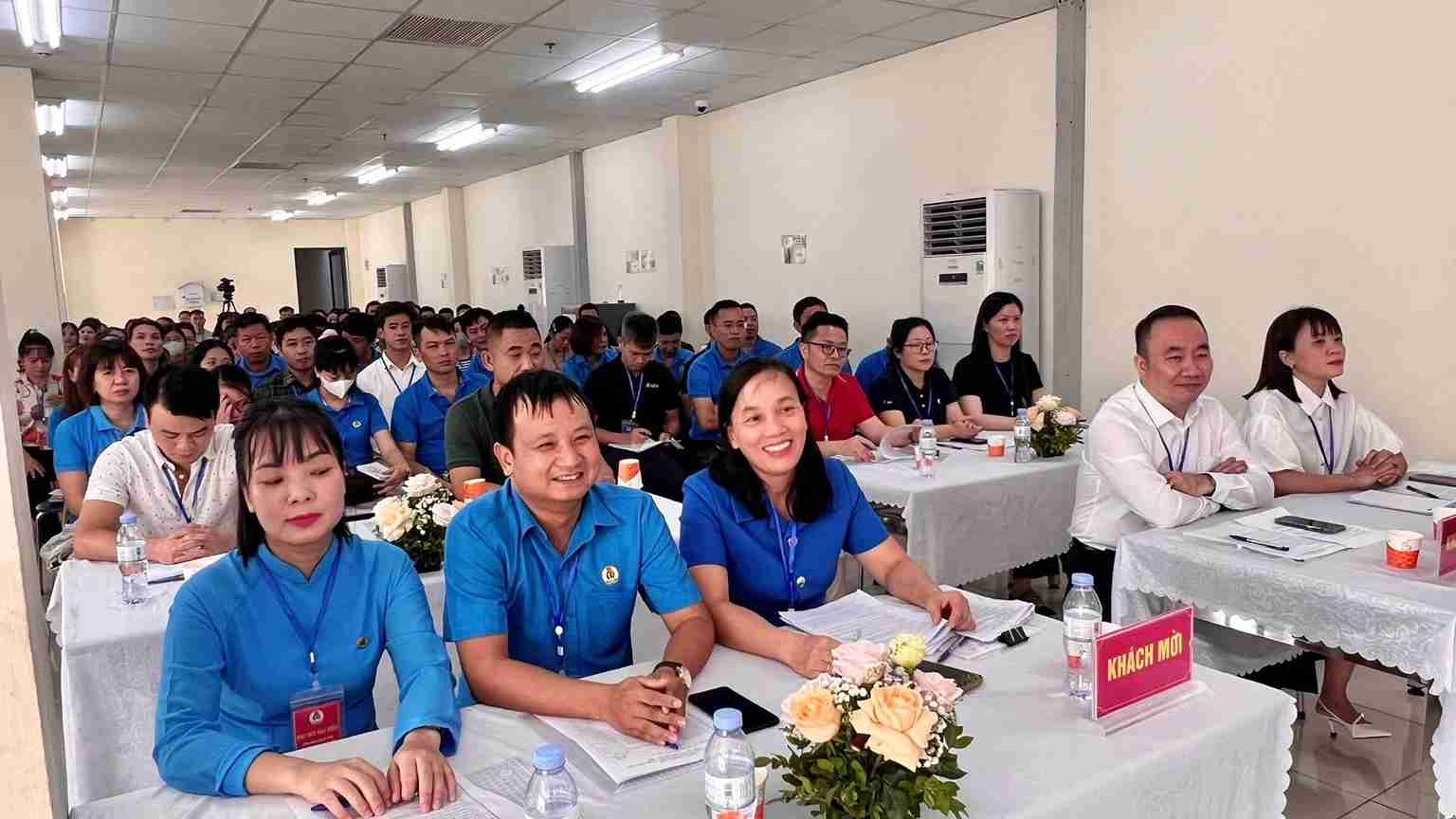 Cac dai bieu du Dai hoi Cong doan Cong ty Texco (Viet Nam). Anh: Cong doan Hung Yen