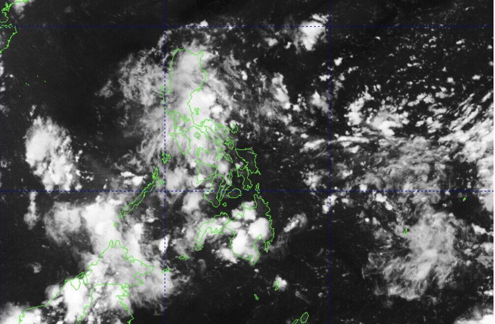 Low pressure continuously appears near the East Sea. Photo: PAGASA