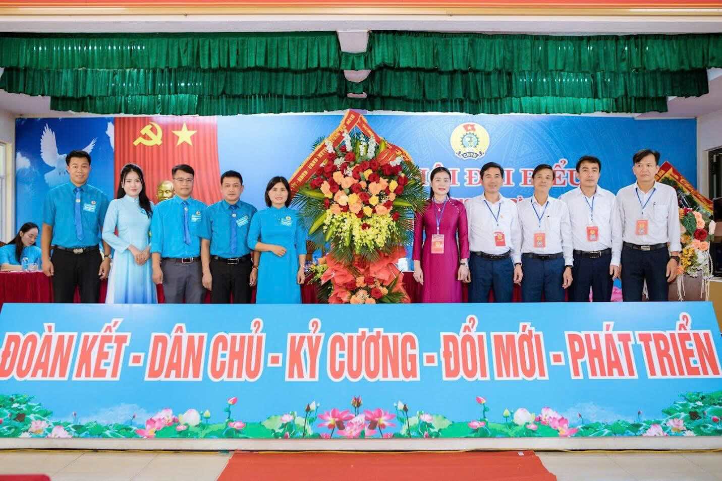 The Executive Committee of the Hai Binh Ward Trade Union held the 1st Congress of Delegates for the 2025-2030 term. Photo: Thanh Hoa Trade Union