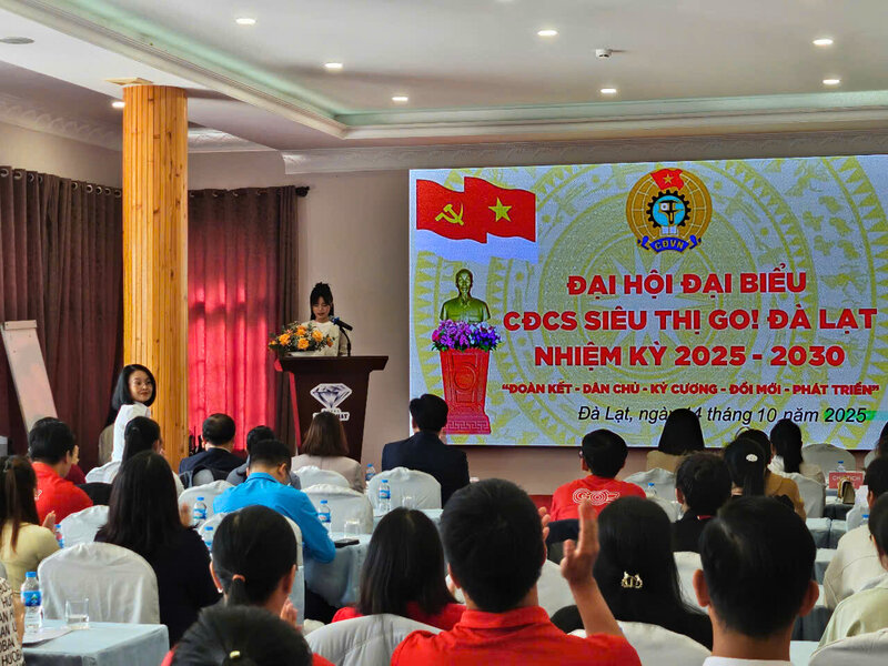 La branche syndicale de base de la societe par actions Espace Business Hue a Da Lat a tenu un congres pour le mandat 2025-2030. Photo de : Duc Lam