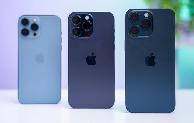 iPhone cu, voi cac dong 12, 13 duoc khach hang tai nhieu thi truong lon nhu chau Phi, Dong Nam A, An Do ua chuong. Anh: Loan Tran