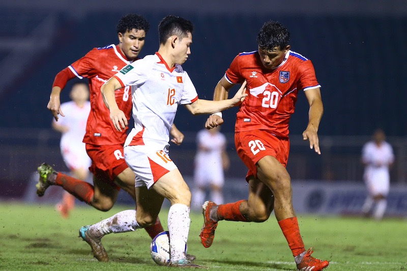 Hai Long vao san trong hiep 2 nhung chua the giup tuyen Viet Nam choi khoi sac hon. Anh: Thanh Vu