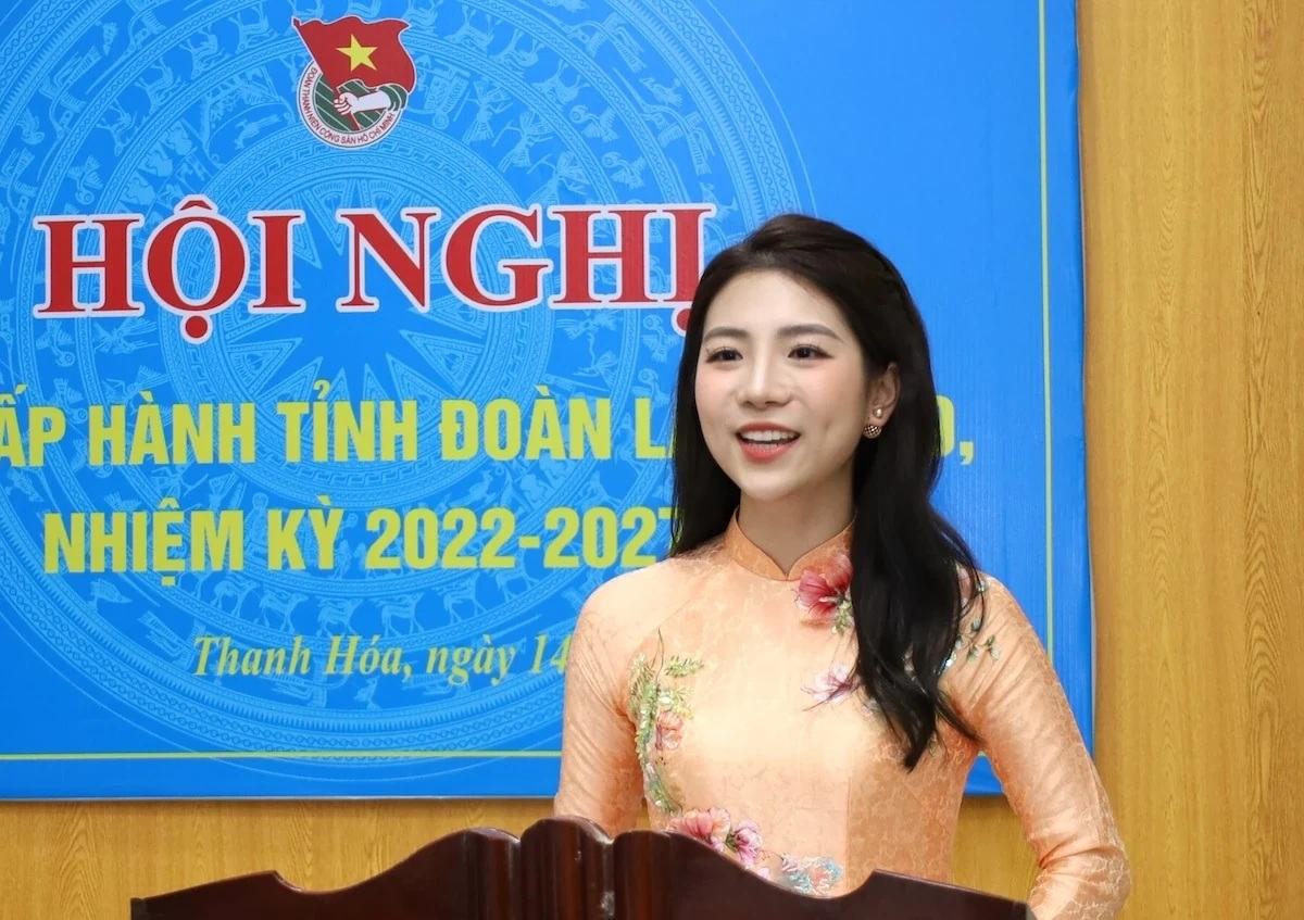 Ba Le Ngoc Anh, tan Bi thu Tinh doan Thanh Hoa phat bieu nhan nhiem vu. Anh: Nguyen Dat