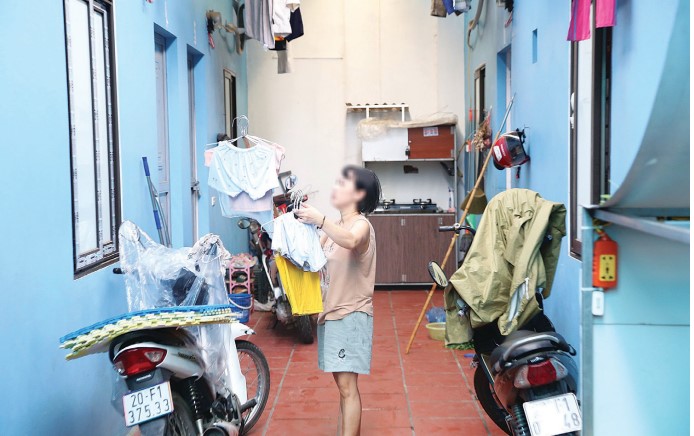 According to Ms. Thom, salary increase is a natural desire of workers. Photo: HUENG NHA