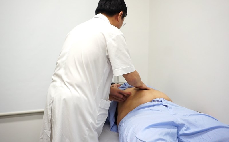 Taking weight loss medicine online, the obese male patient suffered liver damage.