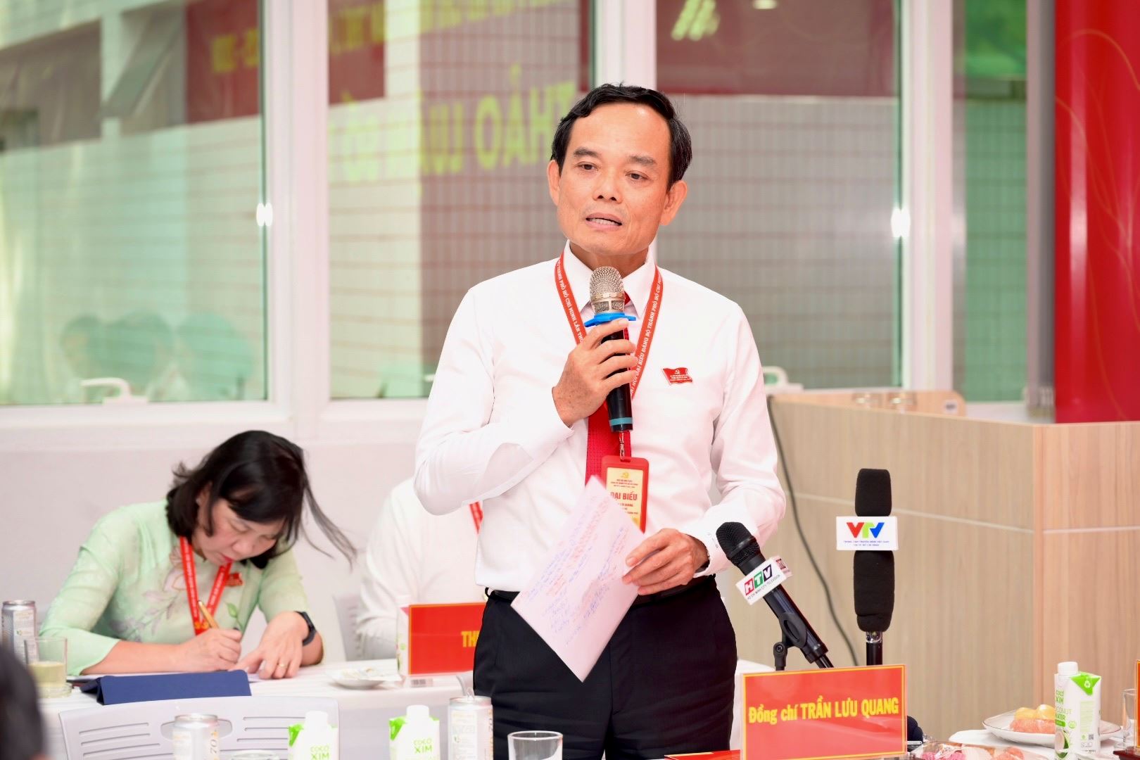Bi thu Thanh uy TPHCM Tran Luu Quang phat bieu tai thao luan to. Anh: Ban To chuc Dai hoi