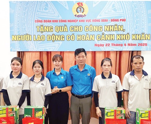 Thong qua Quy Xa hoi tu thien Tam long Vang, Nestle Viet Nam da ho tro cho cong nhan ngheo, cac hoan canh kho khan tren khap ca nuoc. Anh: Nestle Viet Nam