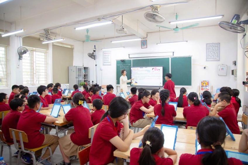 수업 중인 하노이 Nguyen Dinh Chieu 중등학교 학생. 사진: 제공된 인물