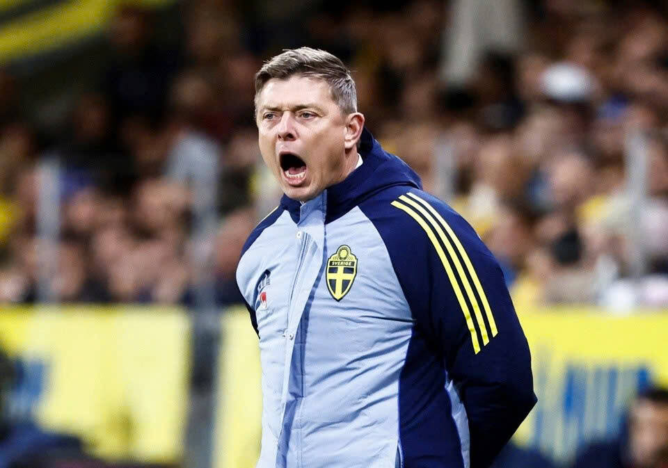 Coach Jon Dahl Tomasson could not maximize the ability of stars like Alexander Isak. Photo: AFP