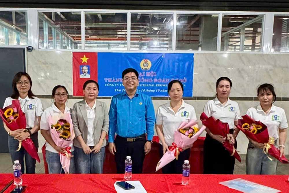 Mr. Nguyen Hoai Thanh attended the Congress to establish the grassroots Trade Union at Enternal Prowess Long An Production - Trading Company Limited. Photo: Tay Ninh Provincial Federation of Labor