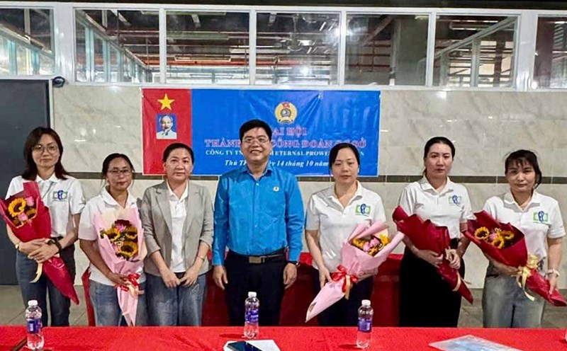 Mr. Nguyen Hoai Thanh attended the Congress to establish the grassroots Trade Union at Enternal Prowess Long An Production - Trading Company Limited. Photo: Tay Ninh Provincial Federation of Labor