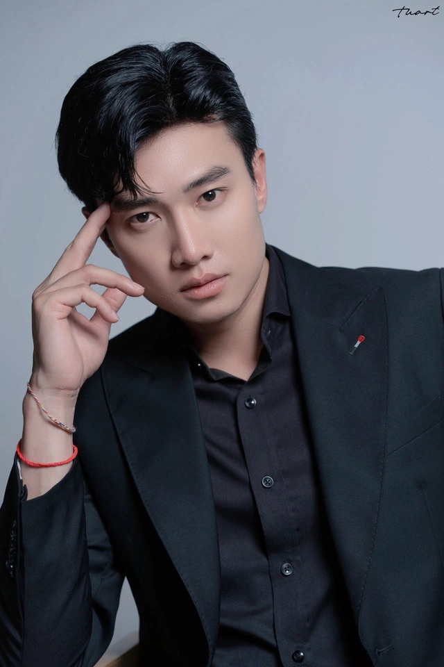 Quoc Truong thanh cong nhung kin tieng ve chuyen tinh cam. Anh: Nghe si cung cap