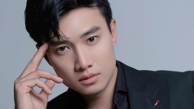 俳優クオック・チュオン.