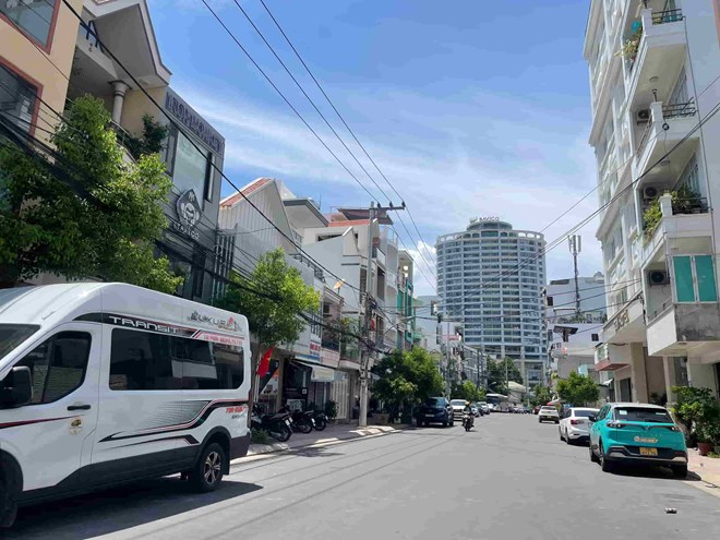 De xuat khong thu hoi dat 32 ho dan o phuong Nha Trang de mo rong tru so tinh Khanh Hoa. Anh: Huu Long