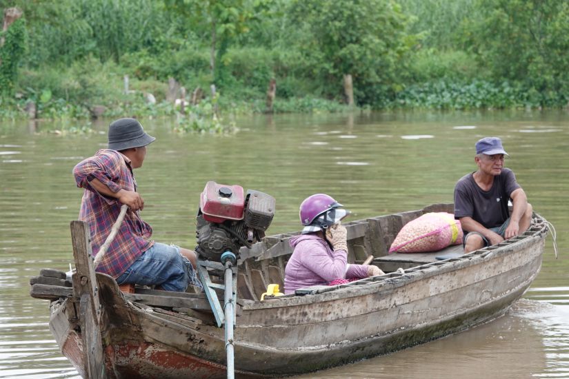 グエン・バン・デさんは毎日、5～7便のフェリー旅行を運航しています。写真: タクアン