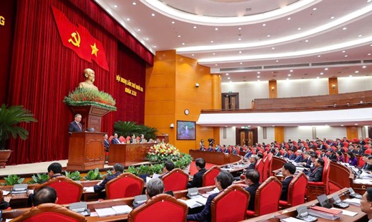 Ban Chỉ đạo Tổng kết đã có Dự thảo Báo cáo Tổng kết một số vấn đề lý luận và thực tiễn công cuộc đổi mới theo định hướng xã hội chủ nghĩa trong 40 năm qua ở Việt Nam. Trong ảnh: Hội nghị Trung ương 13 khóa XIII. Ảnh: Gia Hân