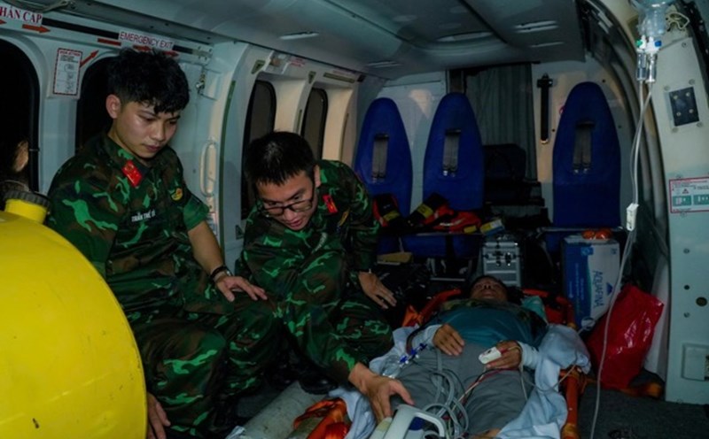 The patient was given emergency care by helicopter and brought safely to the mainland. Photo: BVCC