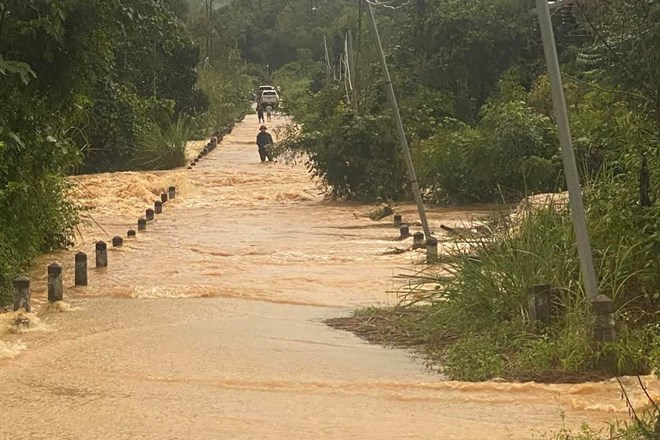 Mưa lớn gây lũ trên sông và sạt lở đất tại một số khu vực miền Đông tỉnh Quảng Ninh